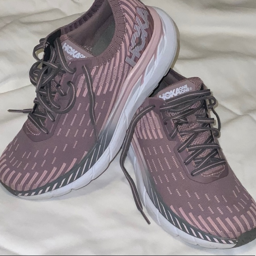 Hoka One One Clifton 5 in Mauve and Pink